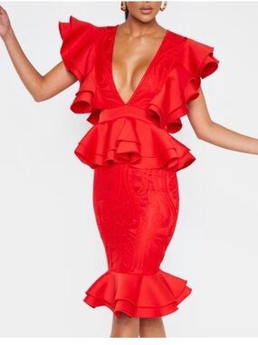 PrettyLittleThing / Red Ruffled Peplum V-Neck Cocktail Dress